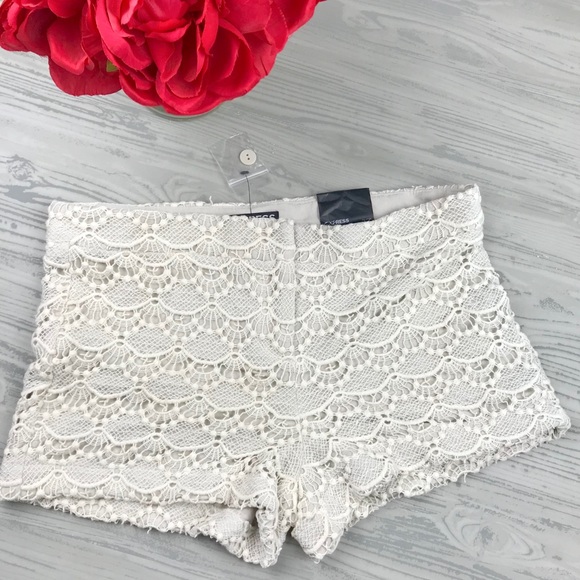 Express Pants - New express lace crochet cream shorts
